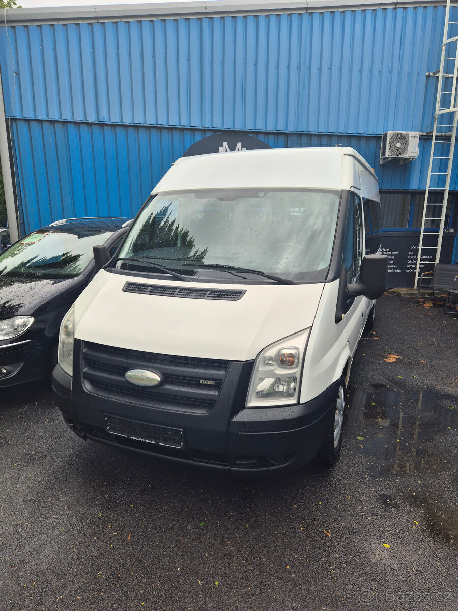 FORD TRANSI 9MÍSTNÉ