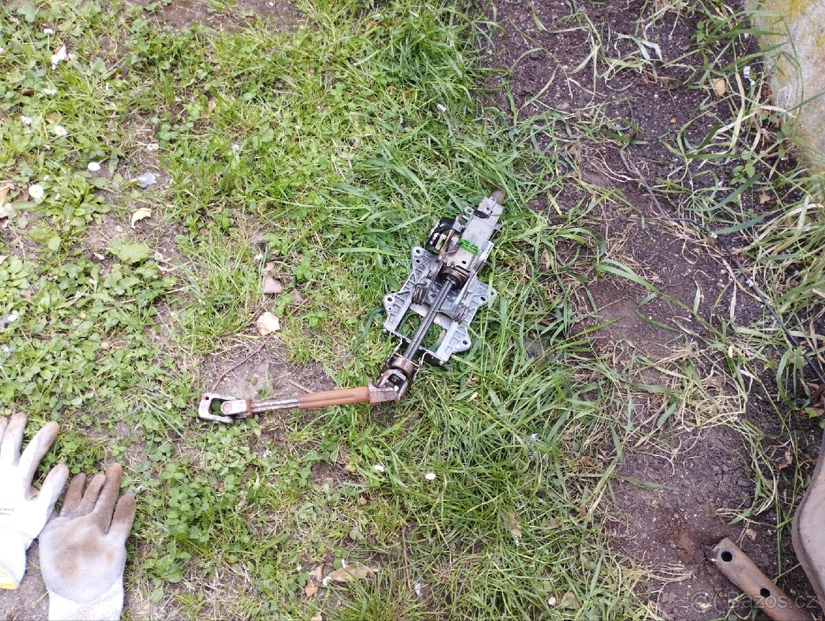 Tyč řizeni Octavia 2
