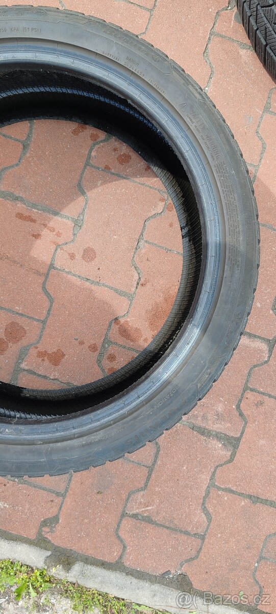 Zimní pneu Barum 235/40 R19