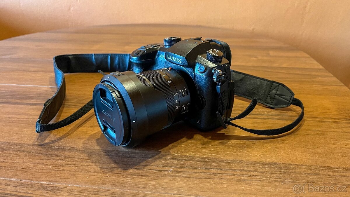 Fotoaparát Panasonic Lumix DC-GH5 + objektiv a příslušenství