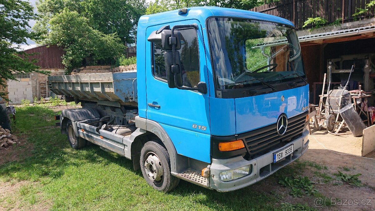 Hákový nosič kontejnerů Mercedes Atego 815