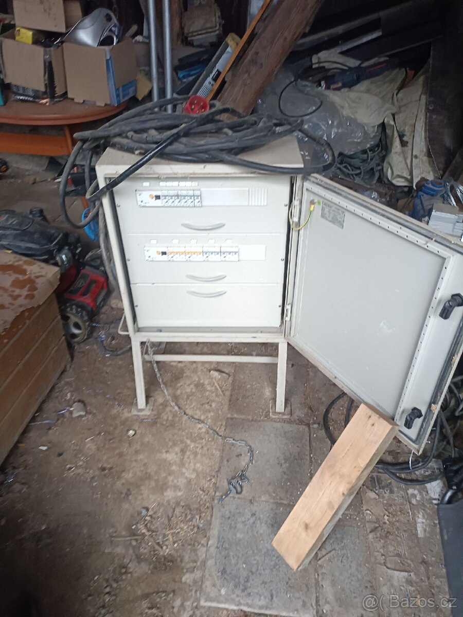 Elektrický rozvaděč viz foto