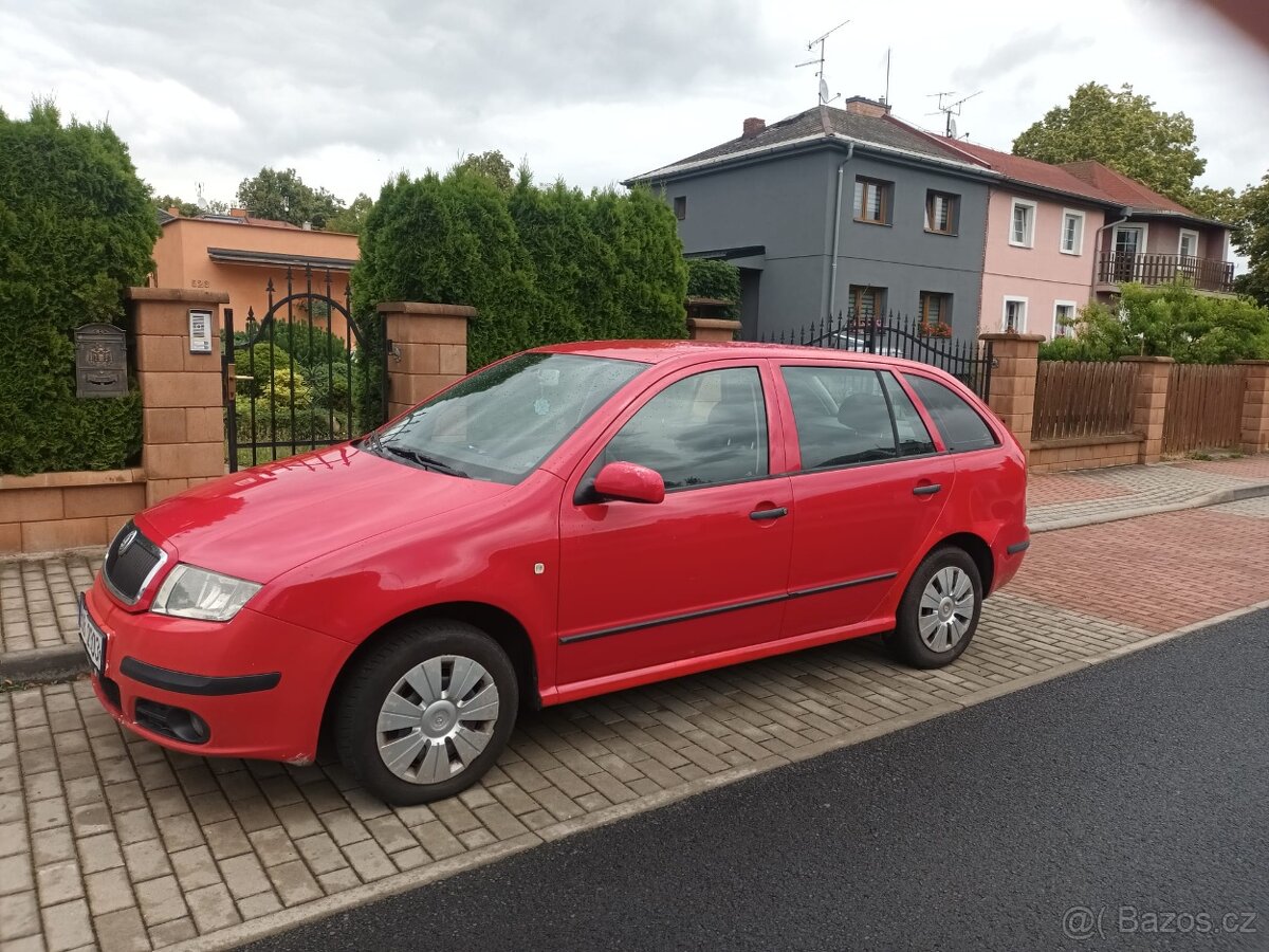 Škoda Fabia 1,4, 74 kW combi červená