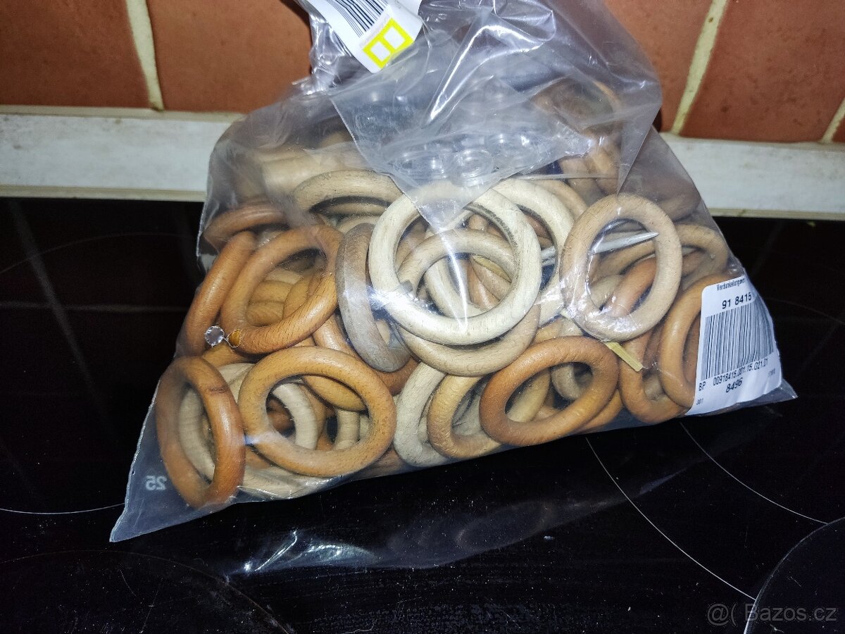Kroužky na garnýž, koncovky, světlé dřevo