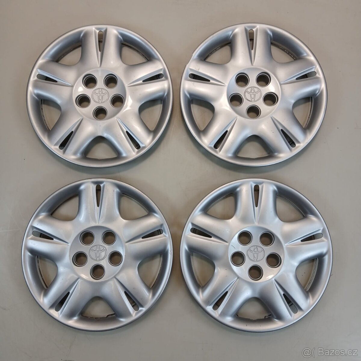 Originální poklice Toyota 15"