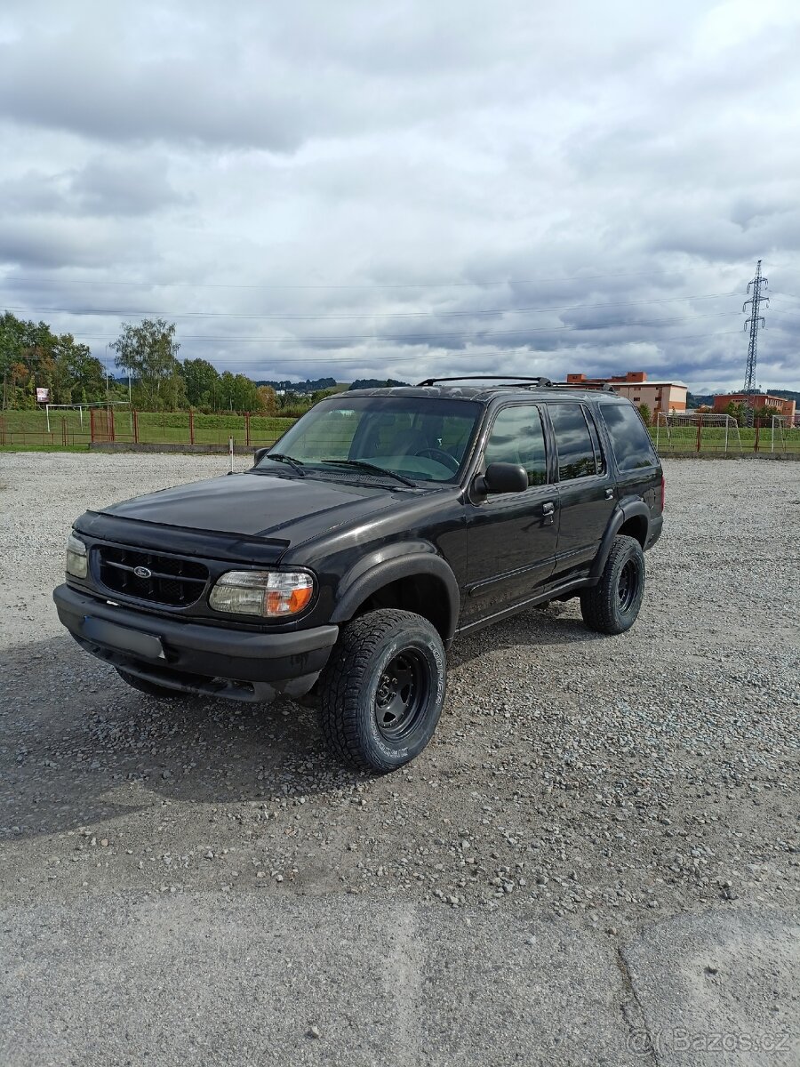 Prodám Ford Explorer,Manuální převodovka