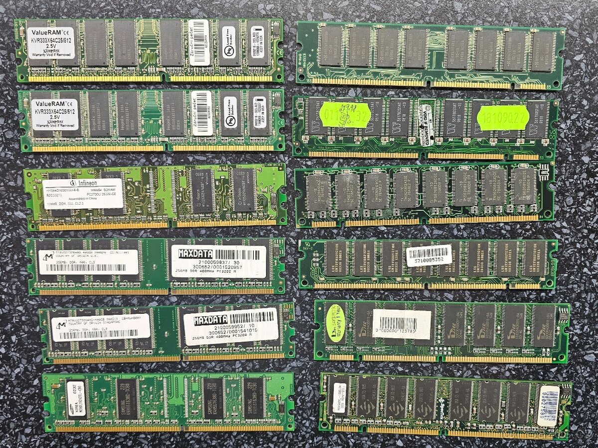 RAM moduly DDR, DDR2
