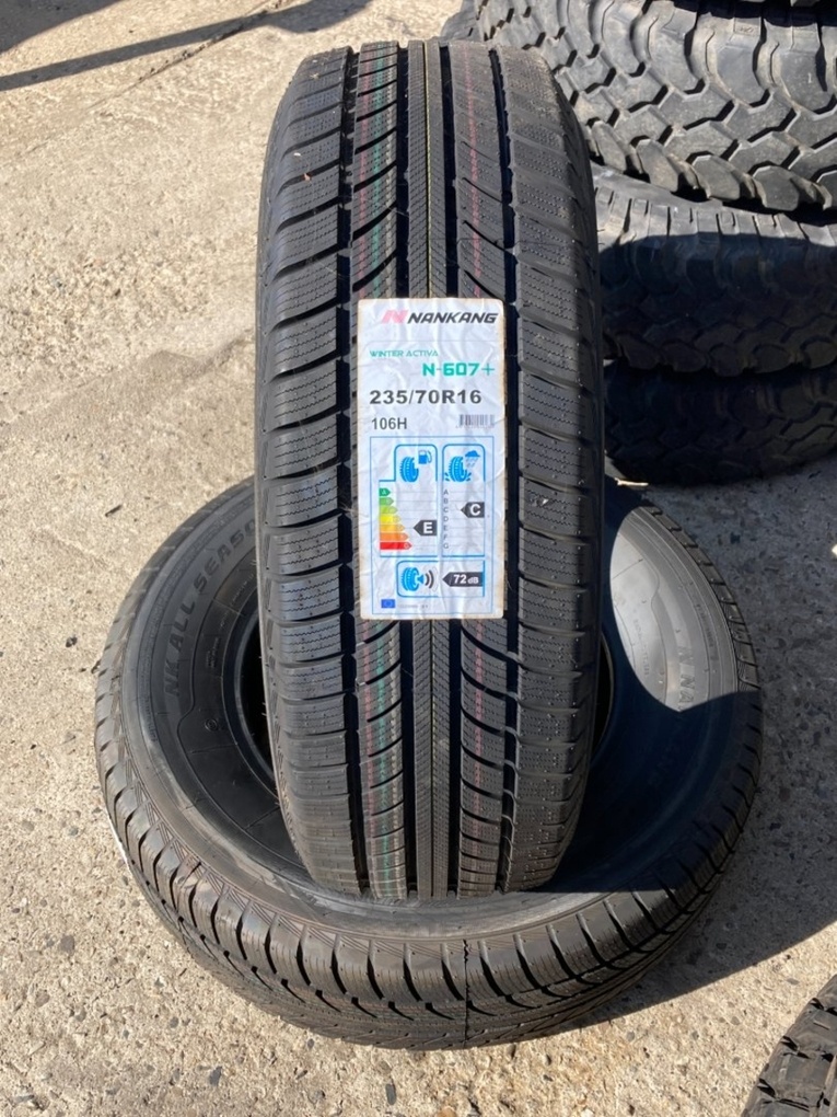 ZIMNÍ PNEUMATIKY NANKANG 235/70R16 NOVÉ