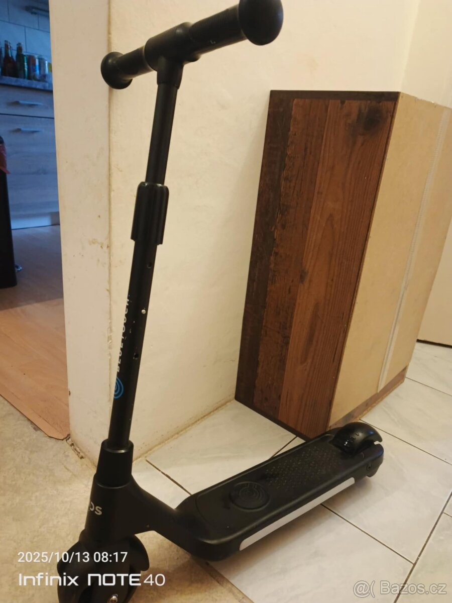Dětská elektrická koloběžka
