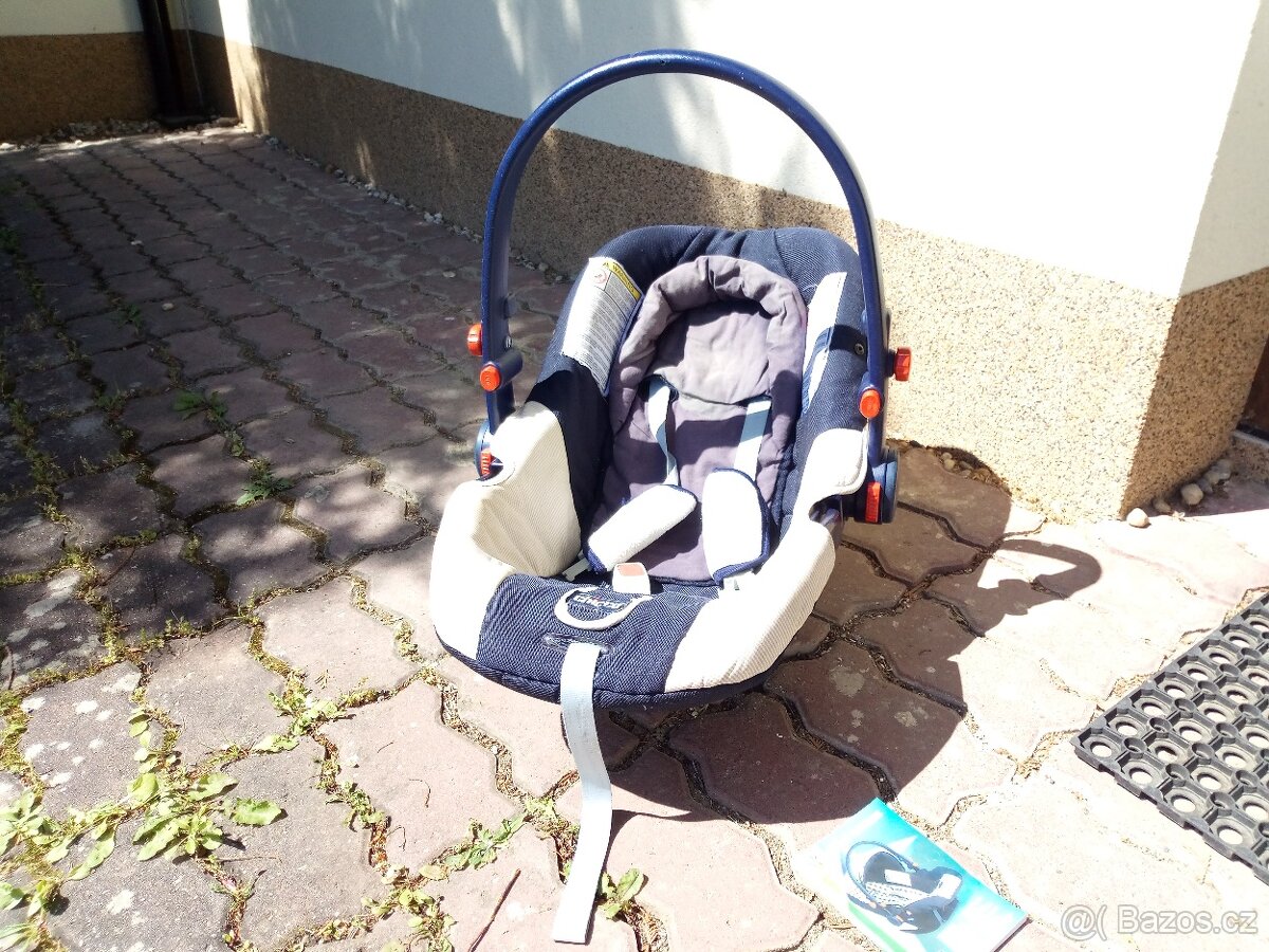 Autosedačka - vajíčko CHICCO