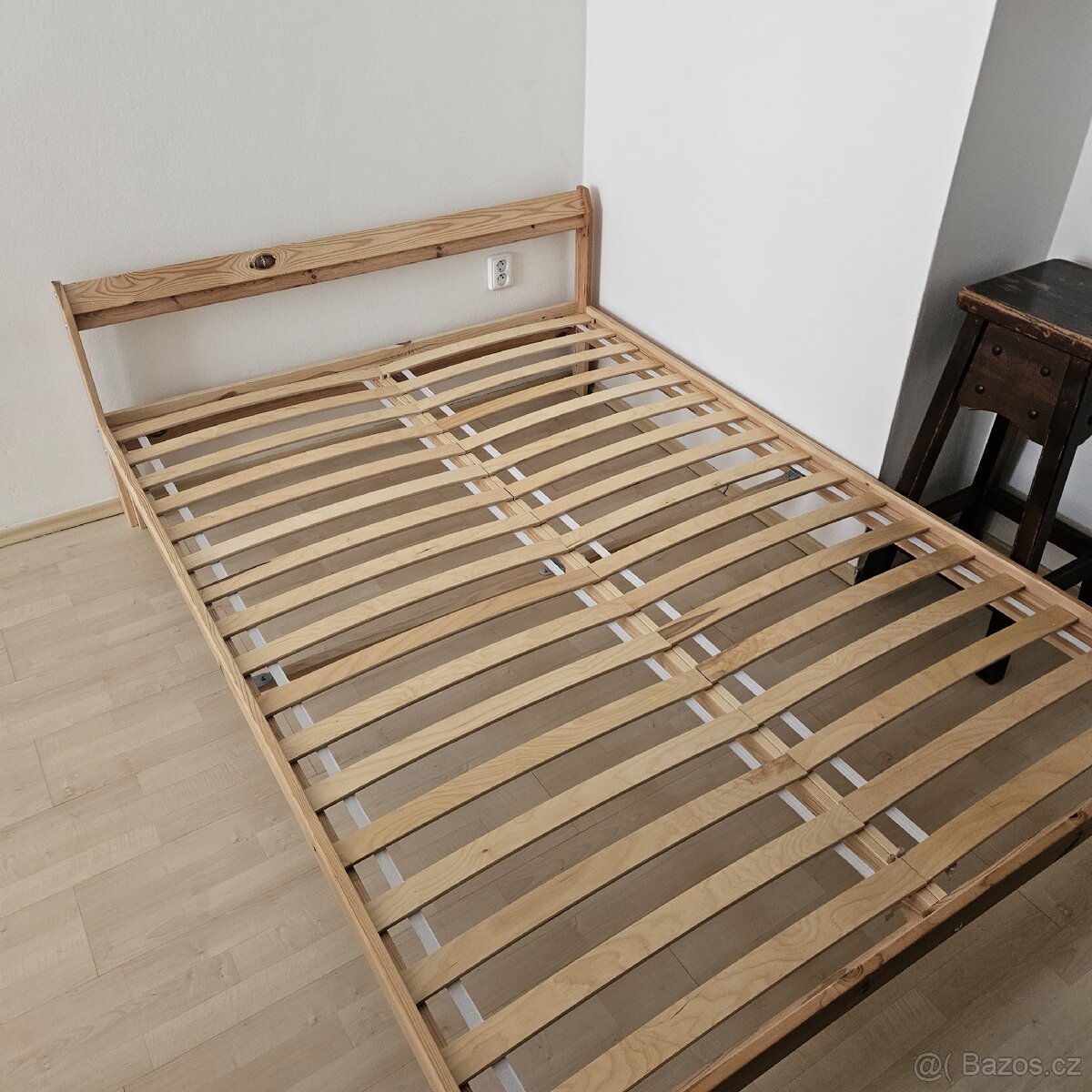 Prodám postel 140x200cm