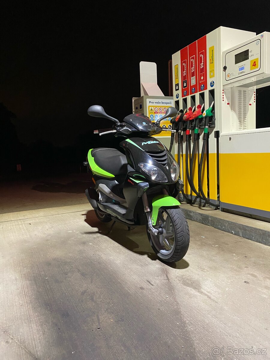 Skútr Piaggio NRG bez řidičáku 25 km/h
