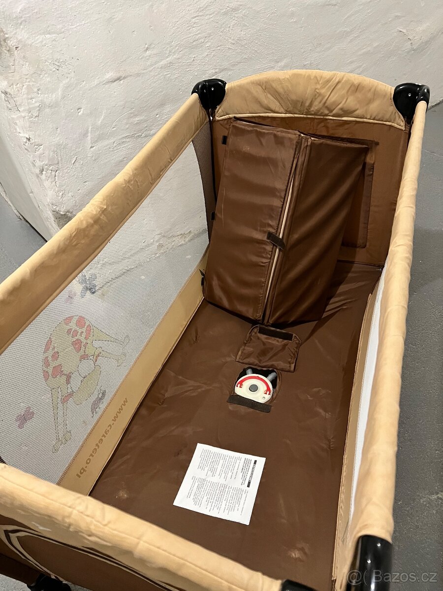 Cestovní postýlka