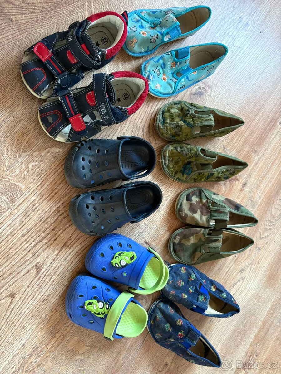 Chlapecké boty a papučky vel. 24