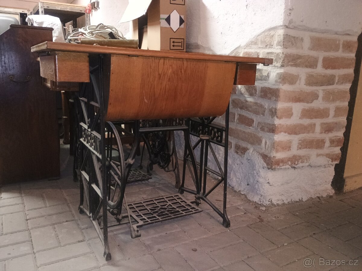 Staré šicí stroje