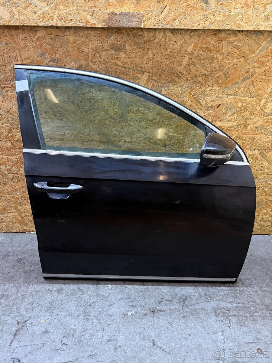 Prave přední dvere Vw Passat B7 černé