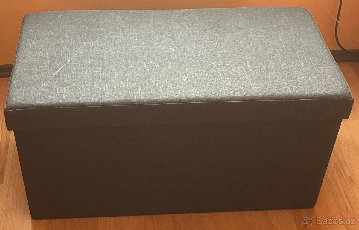 LAVICE JE I SKLÁDACÍ S ÚLOŽNÝ PROSTOREM.