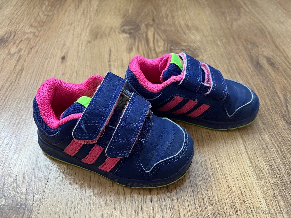 Dívčí tenisky Adidas 22