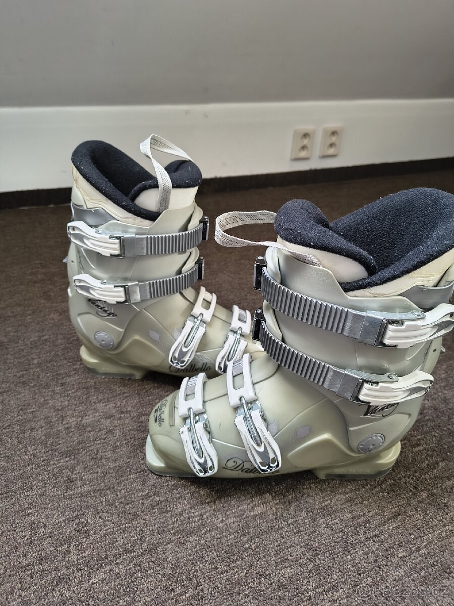 Použité dámské lyžařské boty / přeskáče DALBELLO VANTAGE,