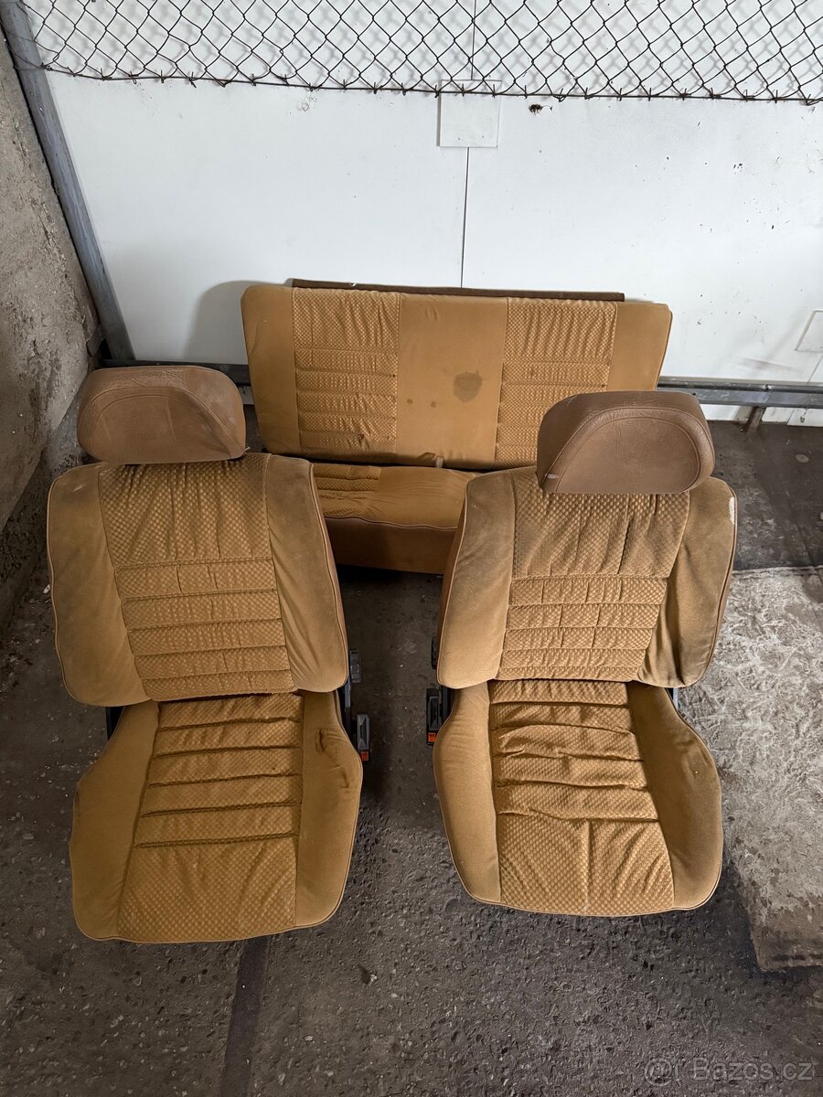 Sedačky VW Golf 1 Brown Yellow