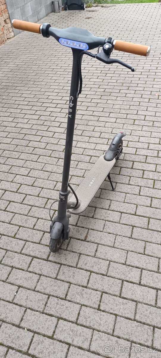 Elektrická koloběžka Cory Plus SA B, 350W, 45km dojezd