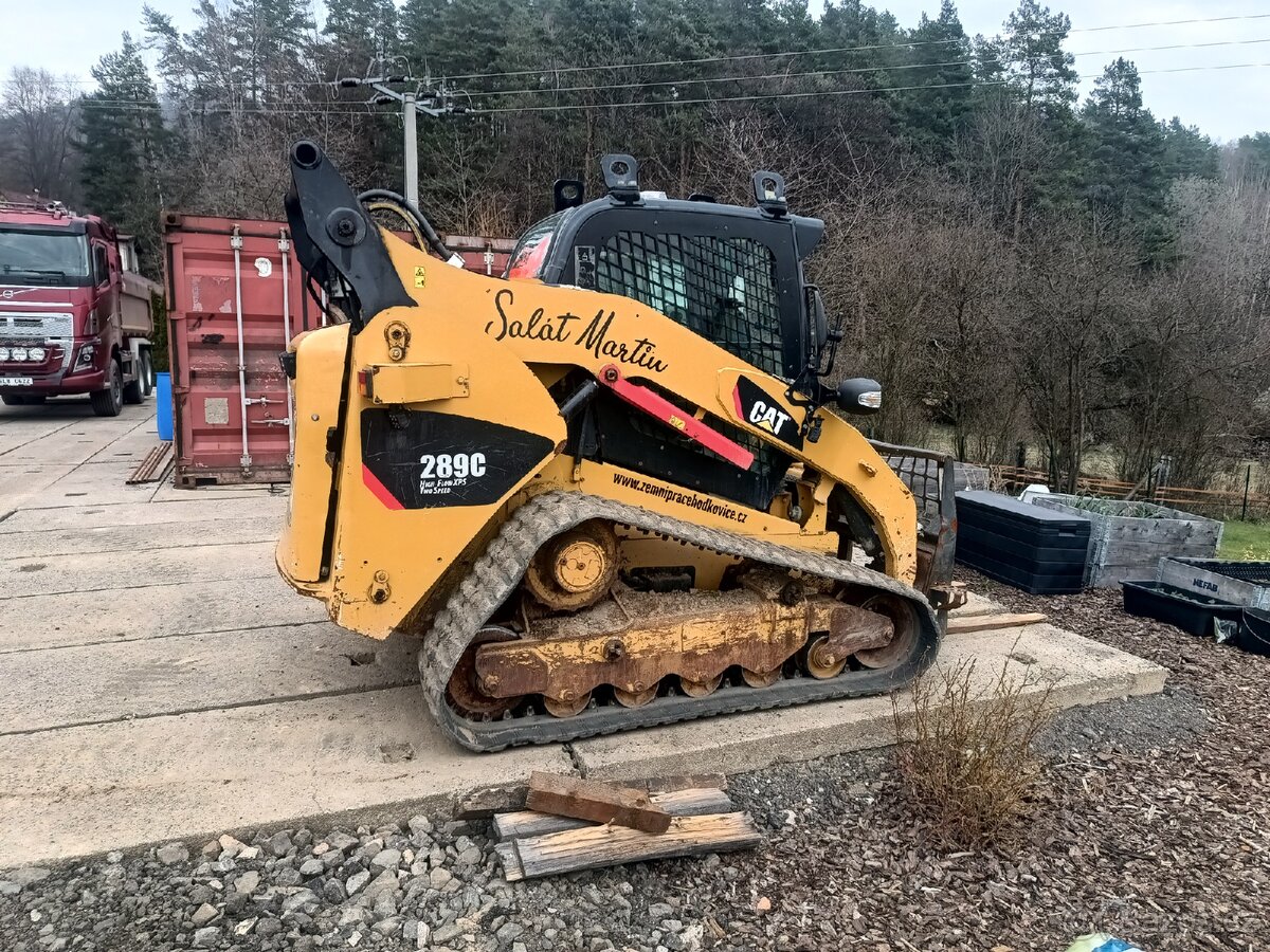 CAT 289C pásový nakladač