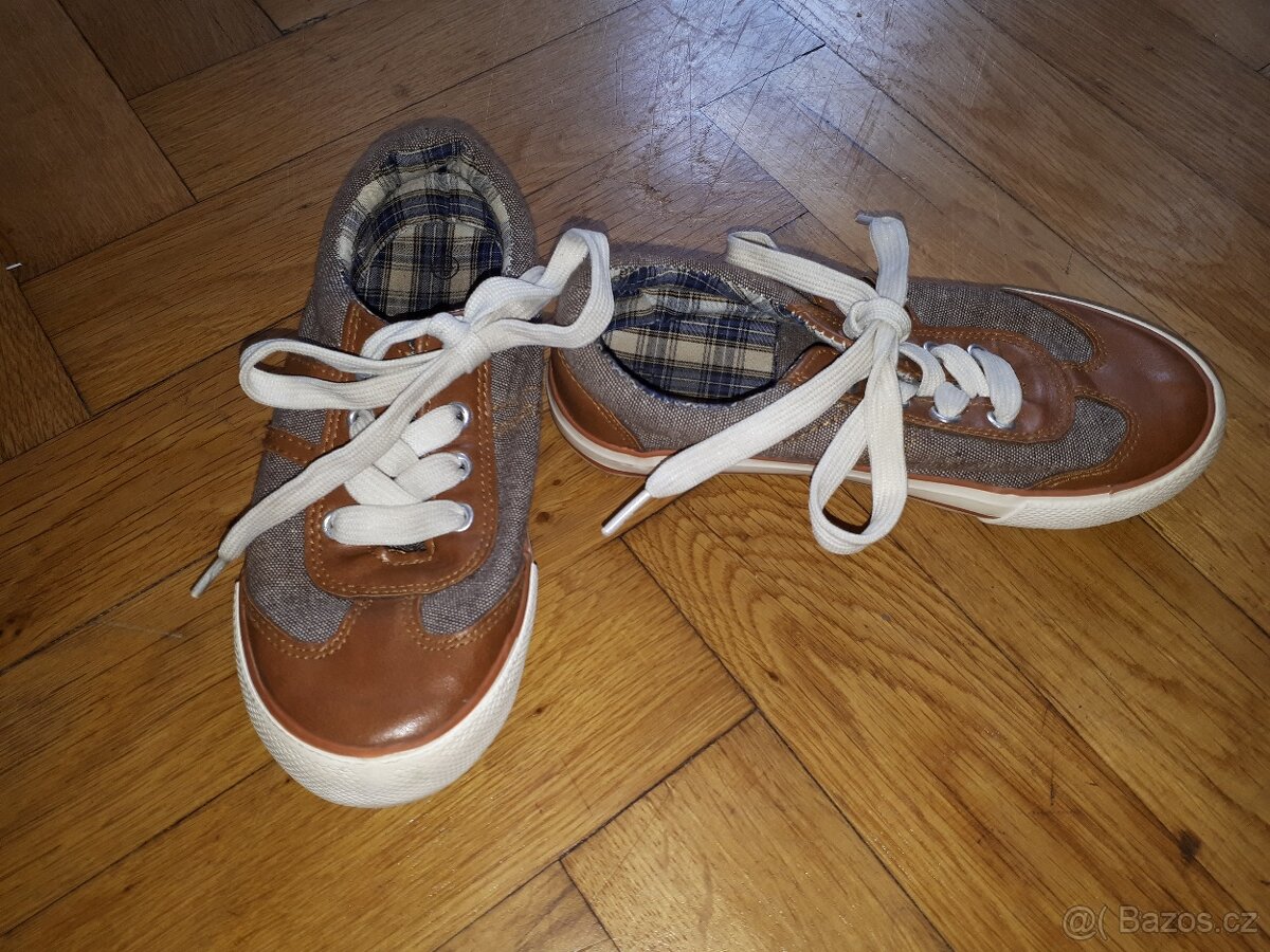 NOVÉ parádní tenisky, velikost 28