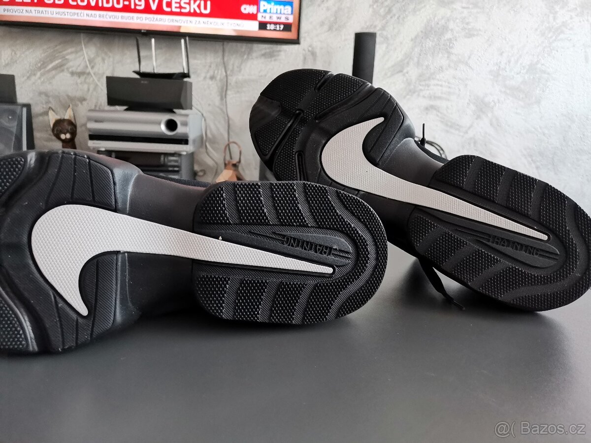 Prodám Nike air training, úplně nové,originál,