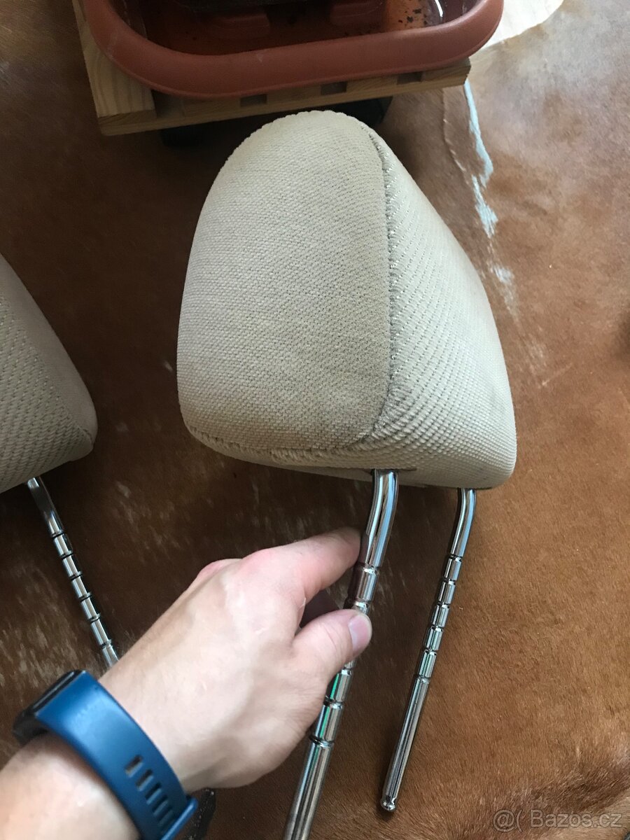 Opěrka hlavy BMW E36