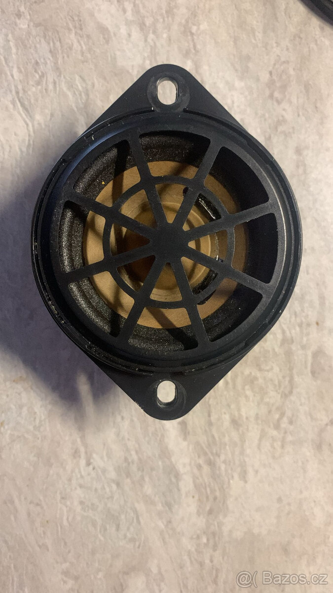 stredovy reproduktor do palubni desky audi a4 a5 b8 b8.5