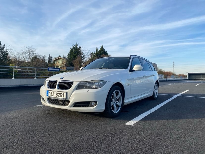 BMW e91 318d, 105 kW, automat, navigace