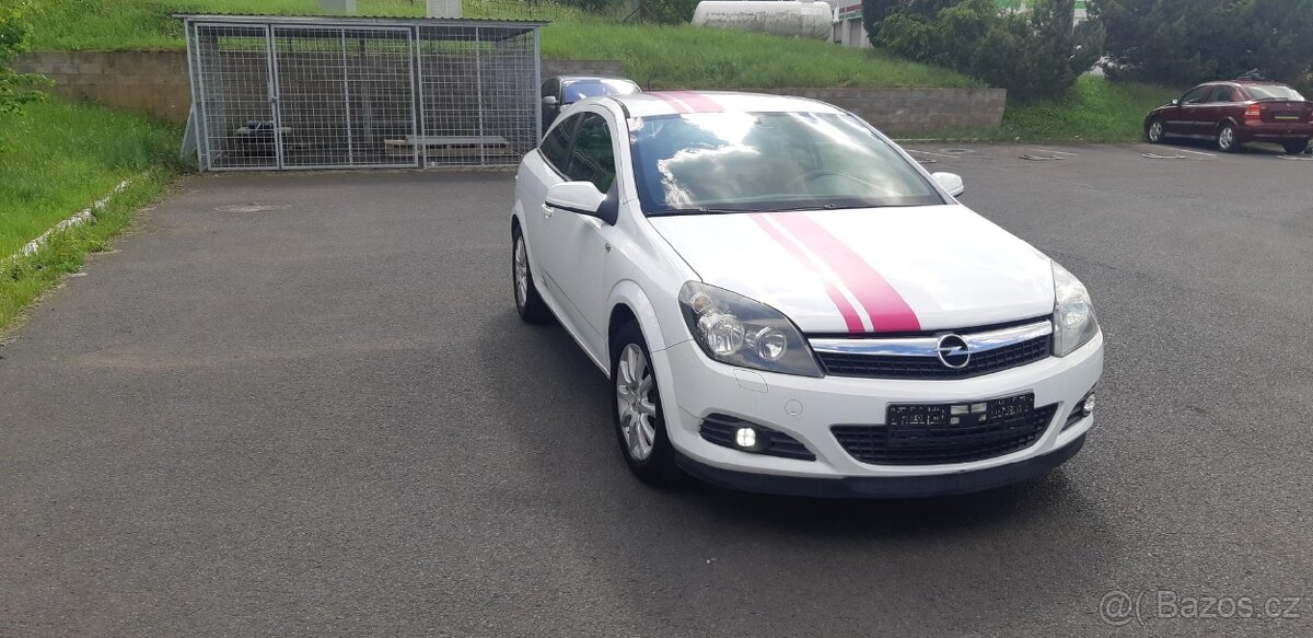 OPEL ASTRA 1.6i GTC ROK 2010 TOP STAV TK 6/2027