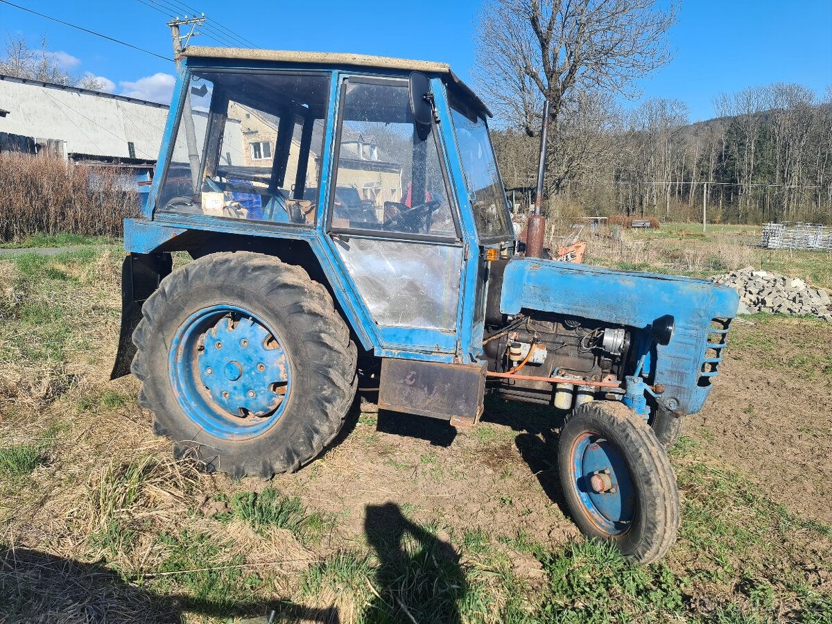 Prodám traktor 4511