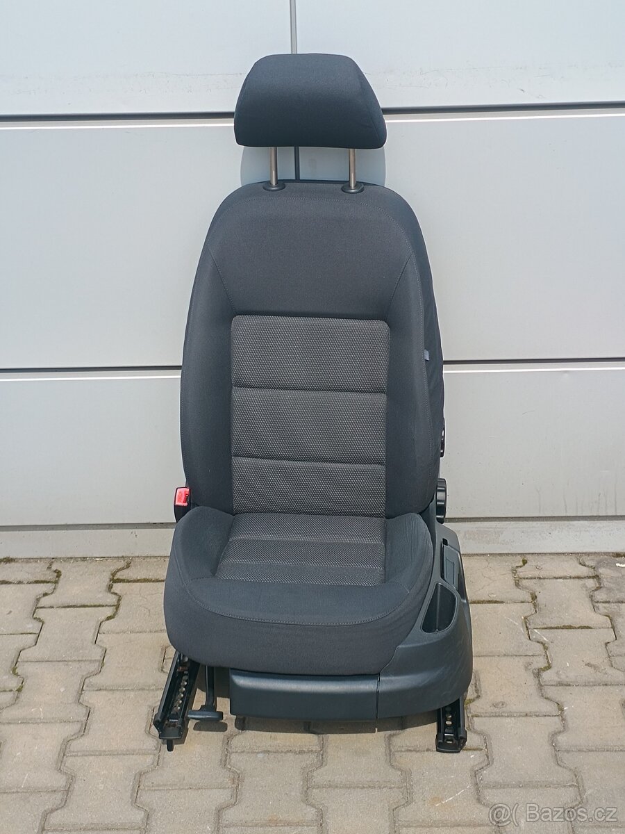 Škoda Octavia II - sedačka řidiče