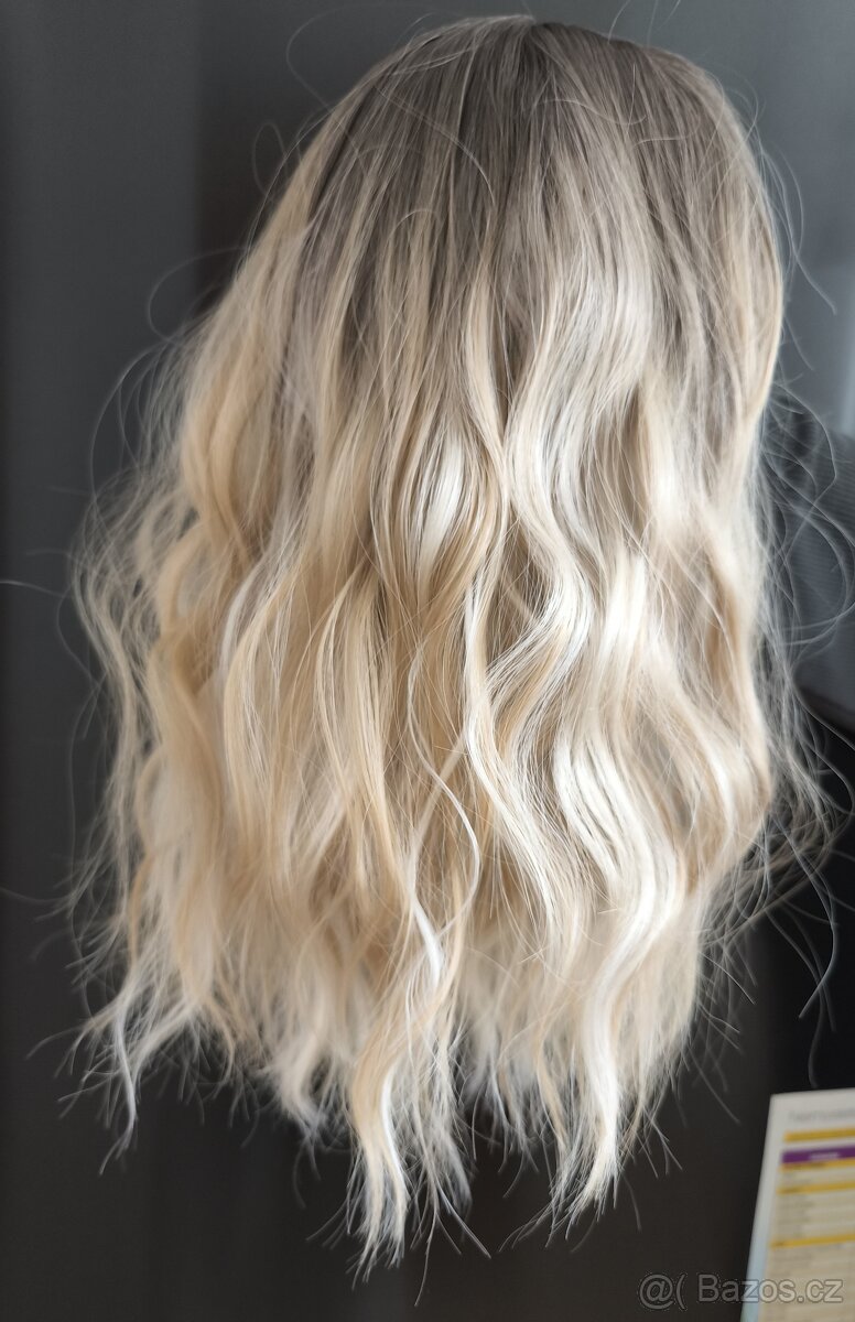 Krásná Nová -PARUKA BLOND OMBRE