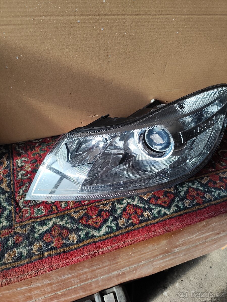 Levé světlo Octavia 2 face