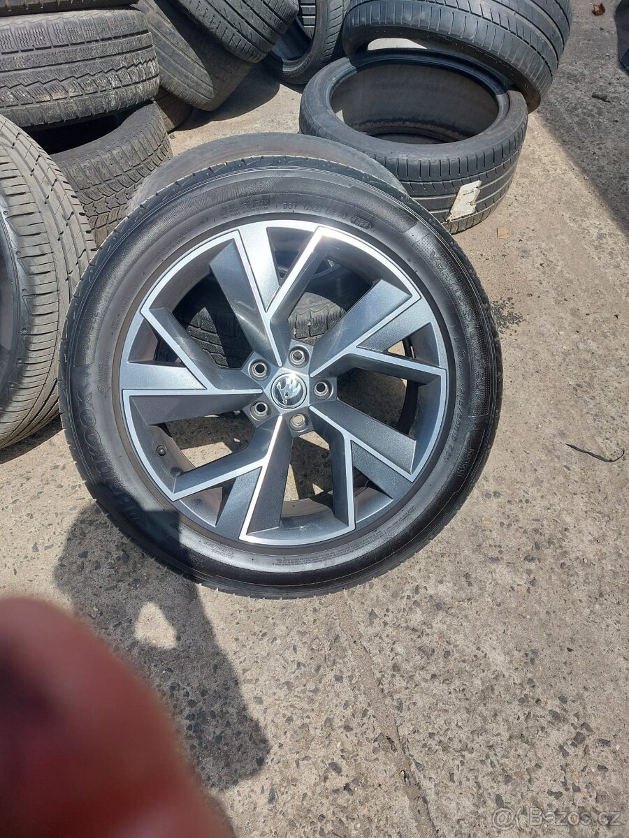 ALU kola 5x112 R19 včetně letní pneu Hankook 5mm.