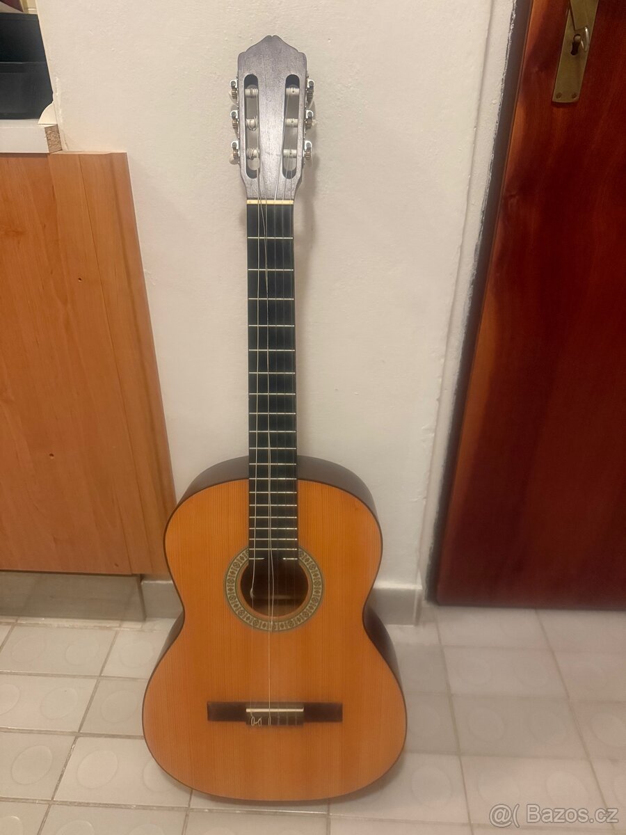 Prodám klasickou kytaru