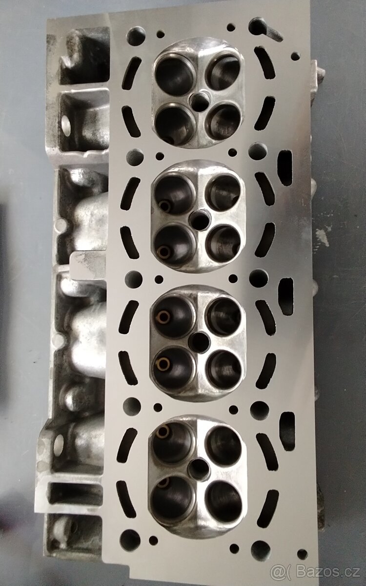 Hlava motoru VW 1.4 1.6 16V