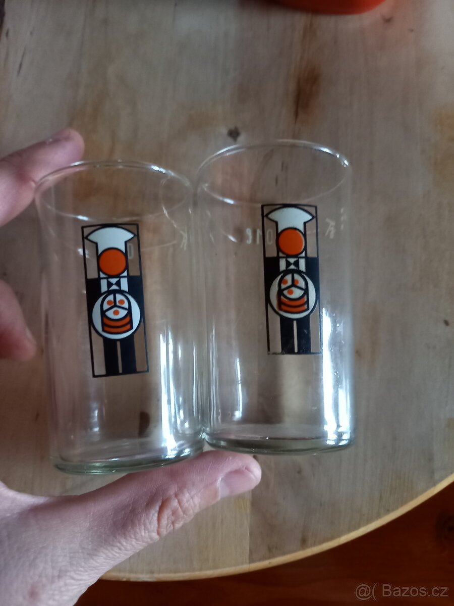 retro sklenička restaurace a jídelny