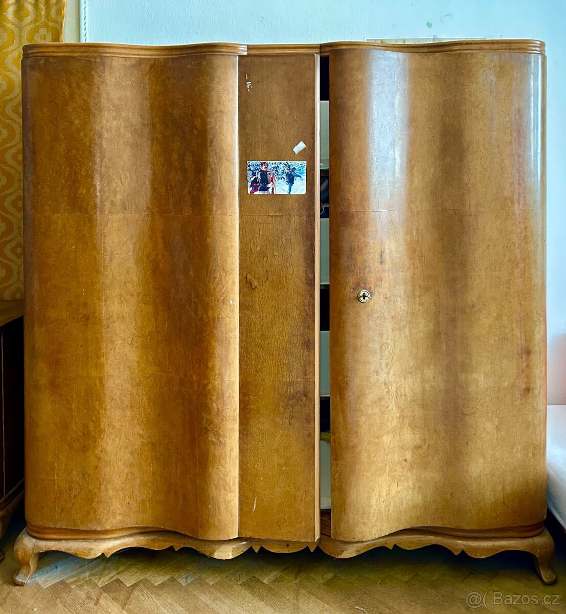 Art Deco skříň