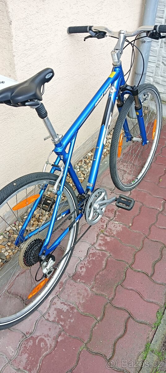 Trekové kolo GT dnes 2800kč