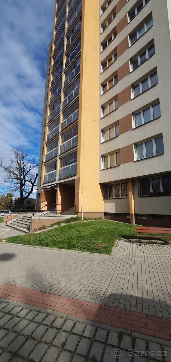 Pronájem 1+kk se zasklenou lodžií v Orlové-Lutyni