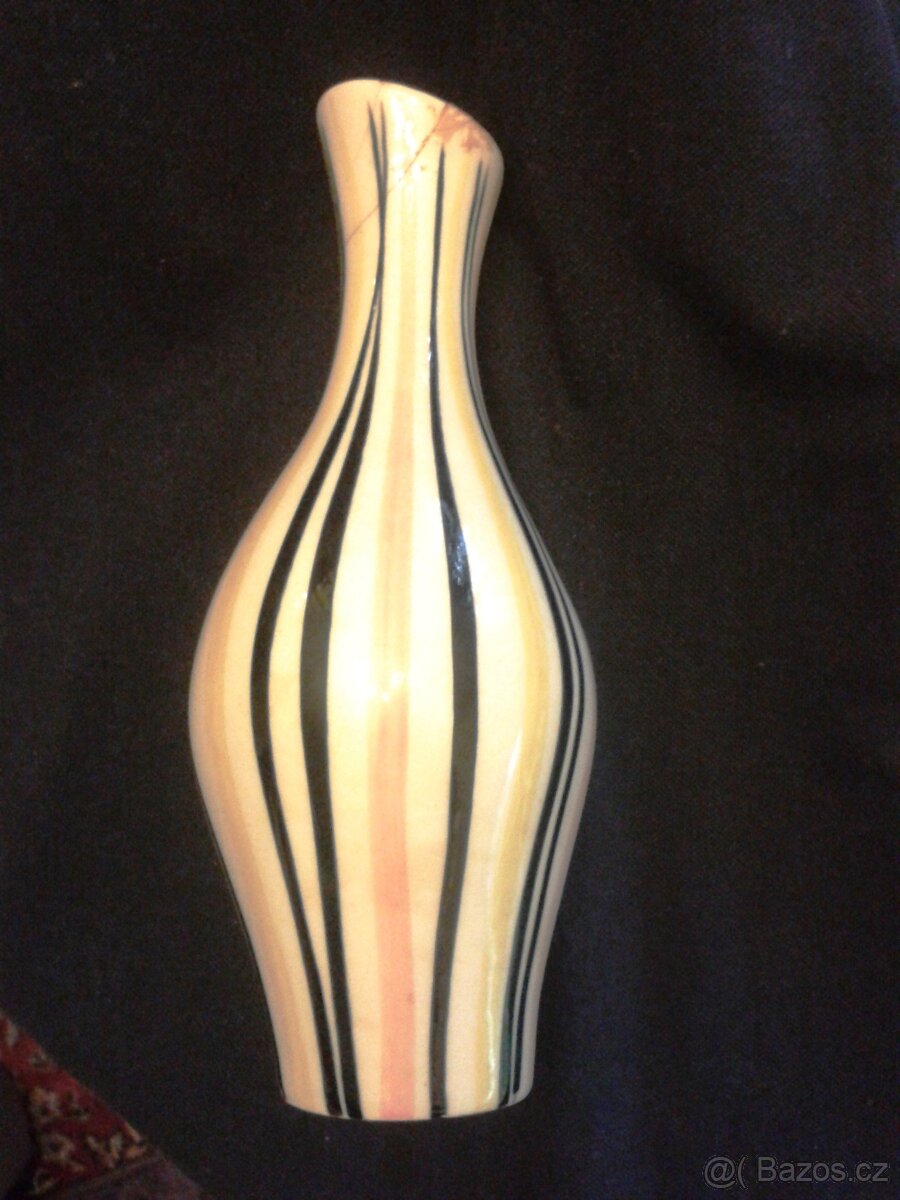 Porcelánová vázička pruhovaná