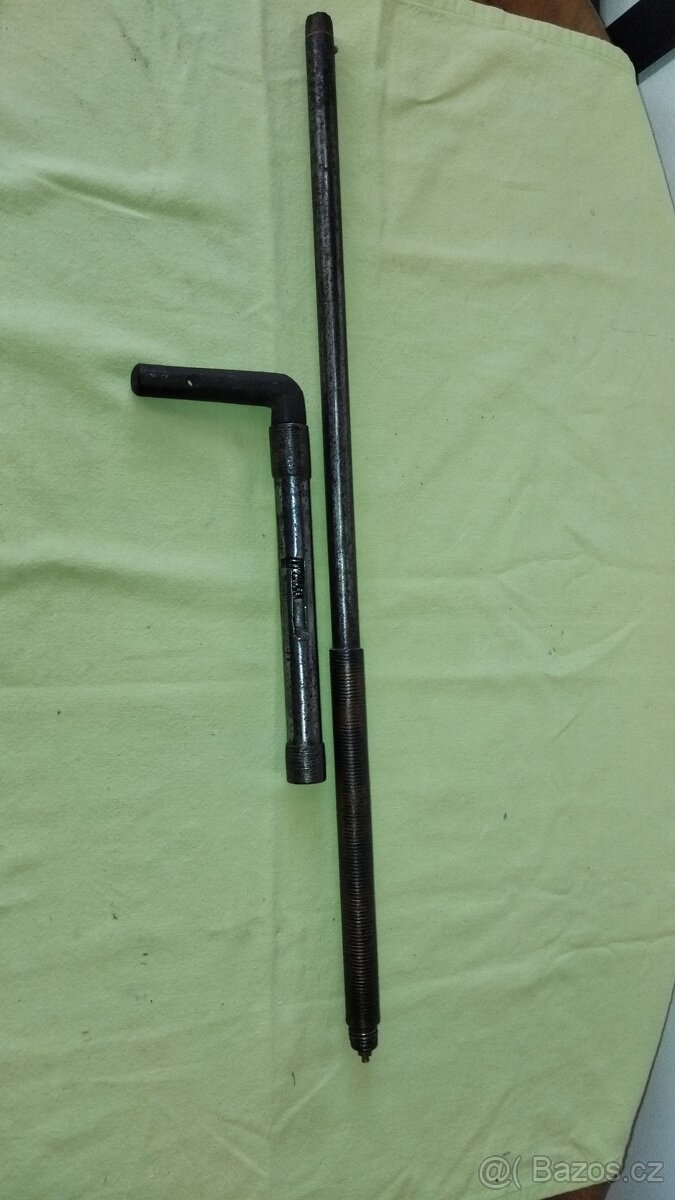 Starožitná perkusní puška.