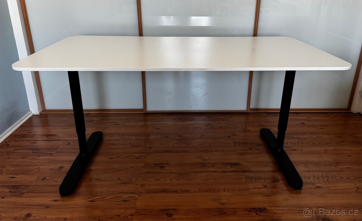 Psací stůl IKEA
