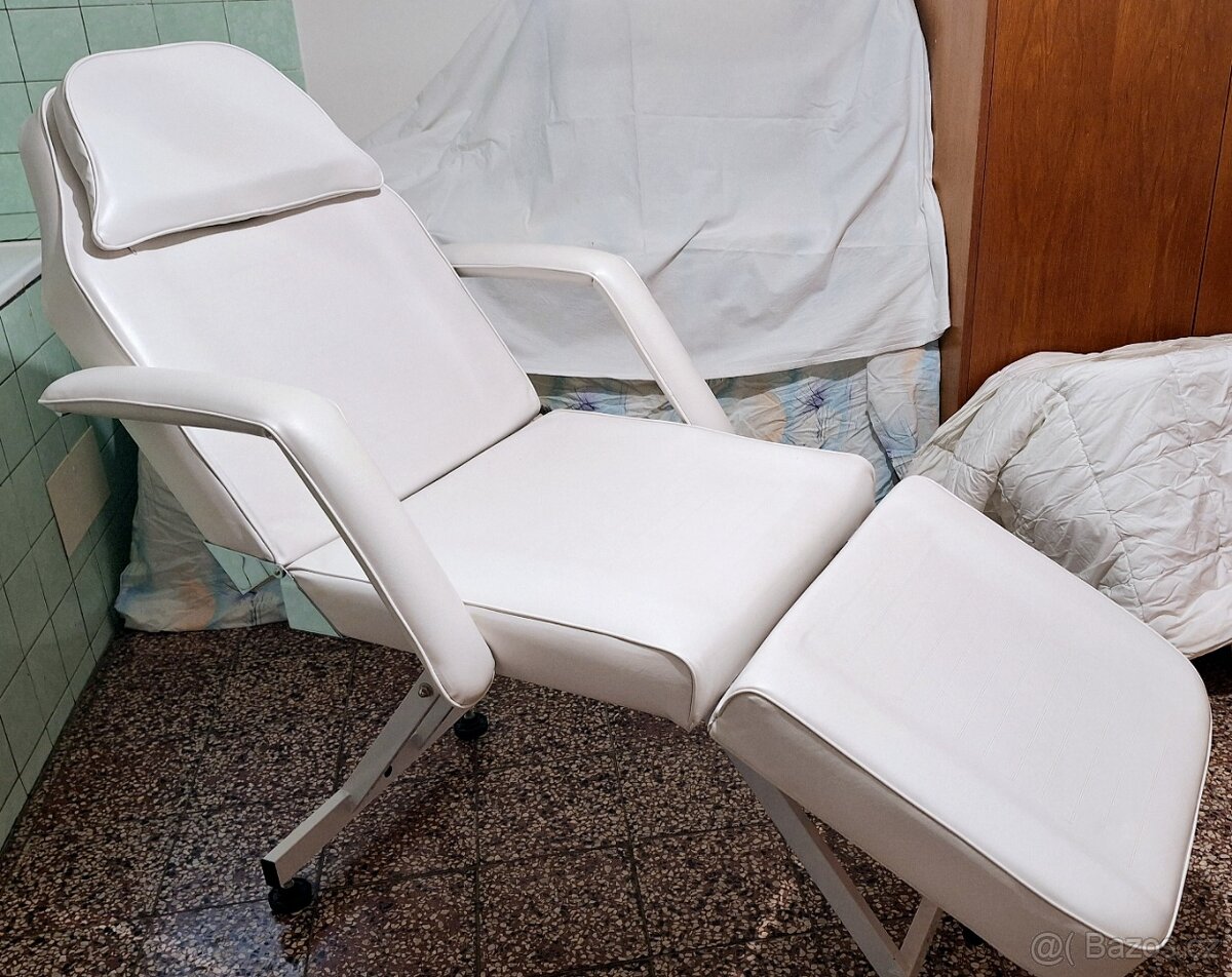 Kosmetické, masérské lehátko
