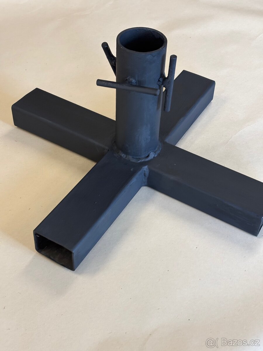 Stojan na vánoční stromek