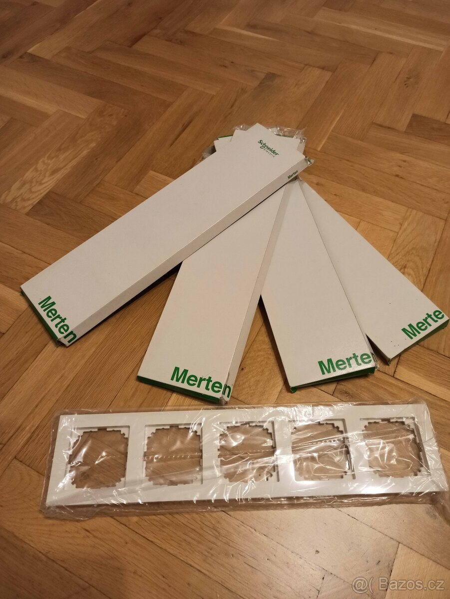 Schneider Electric pětinásobný bílý rámeček