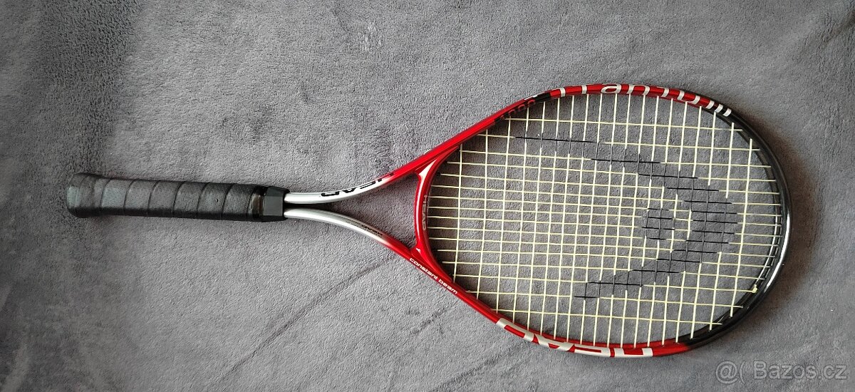 tenisová raketa